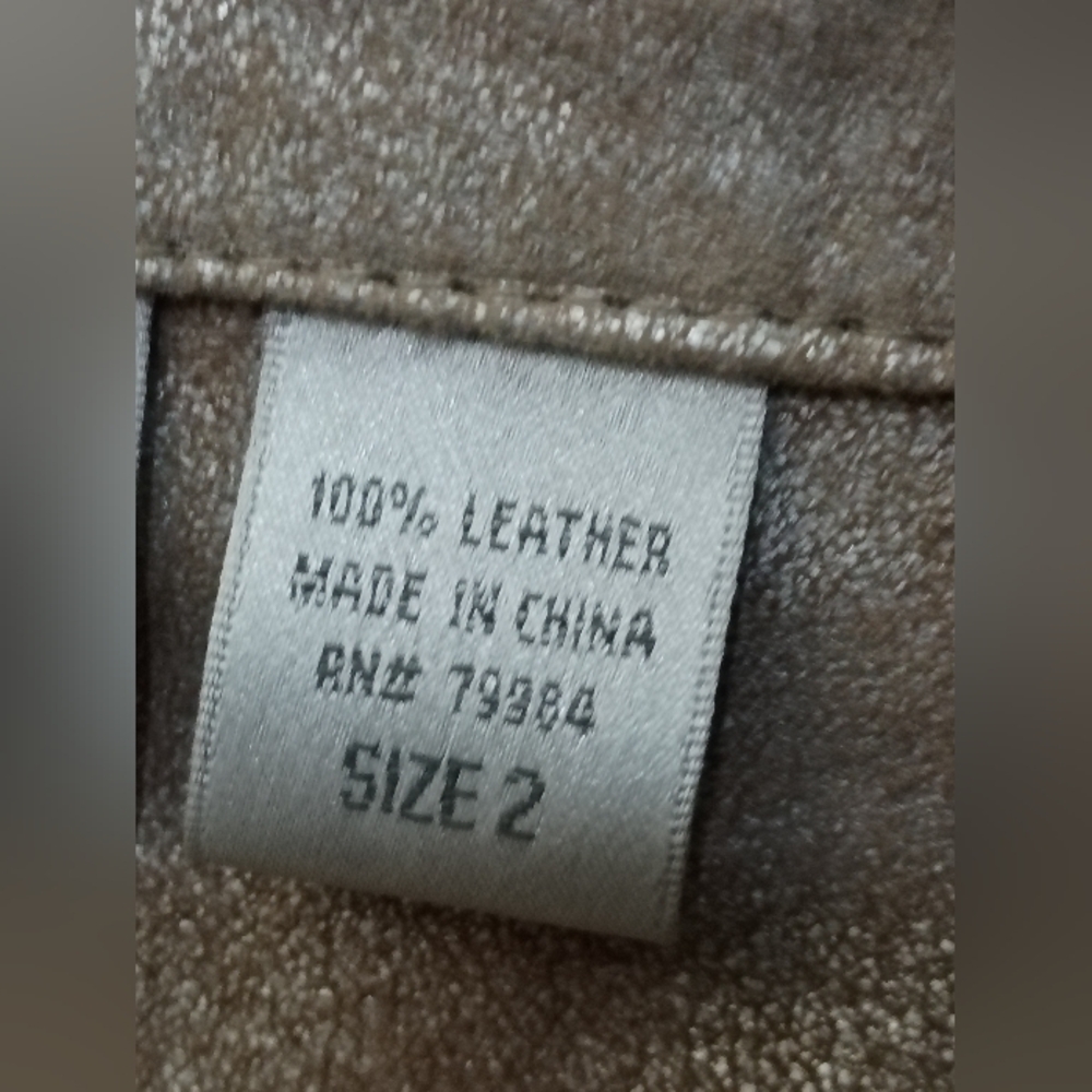 Vintage Silver Metallic leather Jacket with Black .Pit To Pit 22"Lenght 23" - Picture 6 of 9